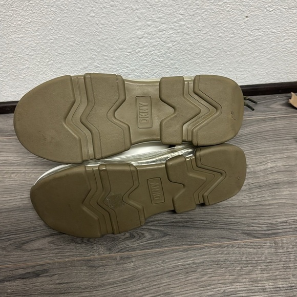 DKNY Tokyo Lace-Up Zip Sneakers - Picture 4 of 5